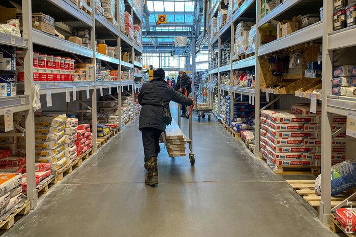 Сравнение кэшбэк-программ для покупки стройматериалов в магазинах OMA, Mile, Материк в Беларуси, включая карты Халва, Fun, Черепаха